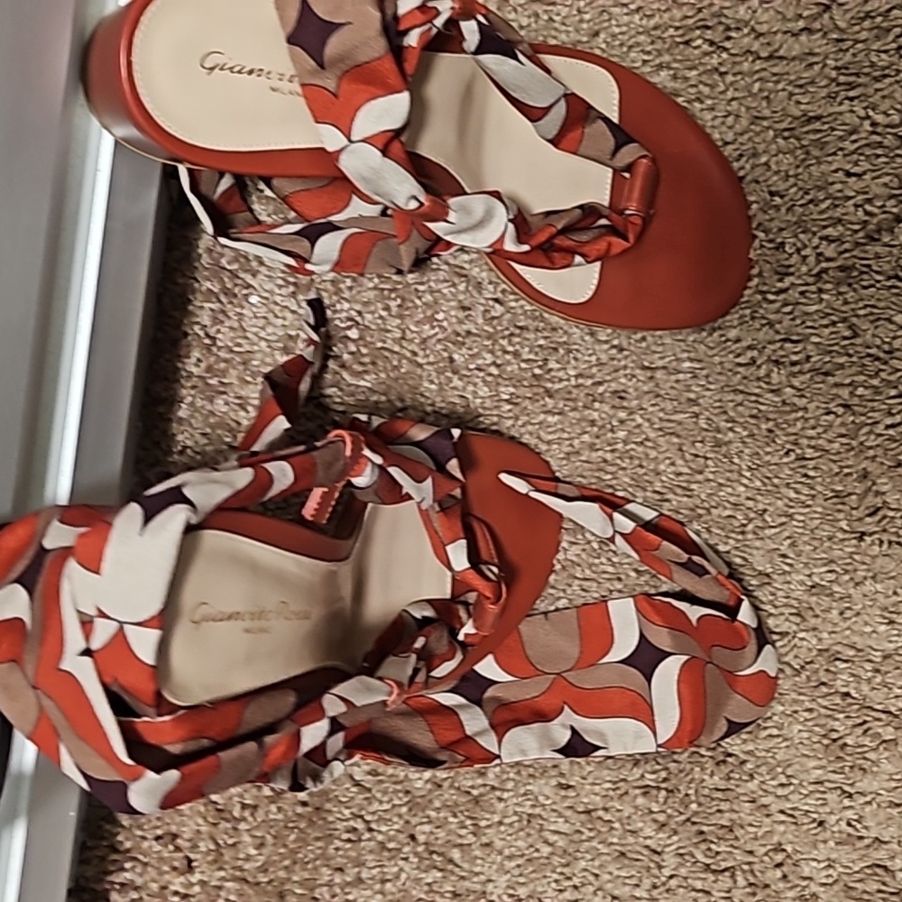 Shoes - Picture 2 of 7